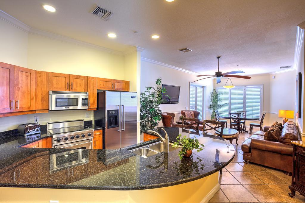 Key West Harbour Oceanfront Suites Room photo