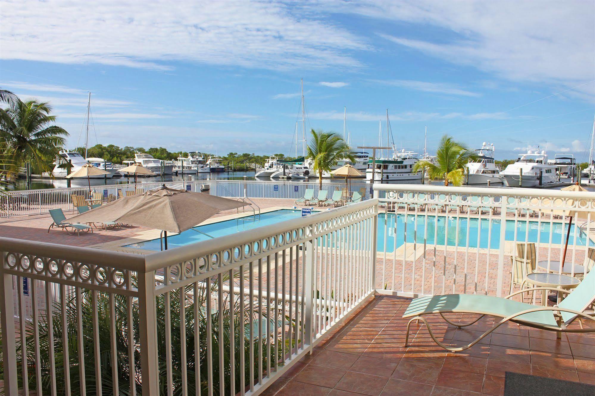 Key West Harbour Oceanfront Suites Exterior photo