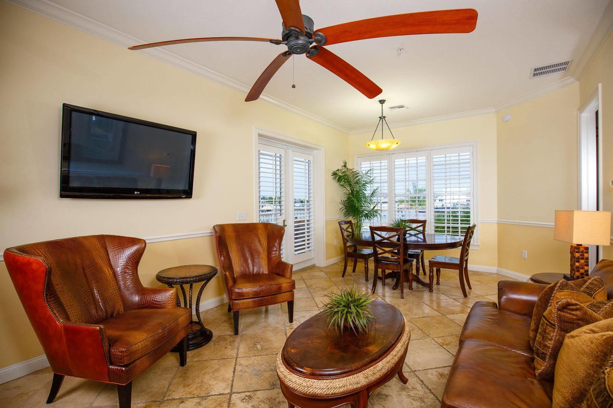 Key West Harbour Oceanfront Suites Exterior photo
