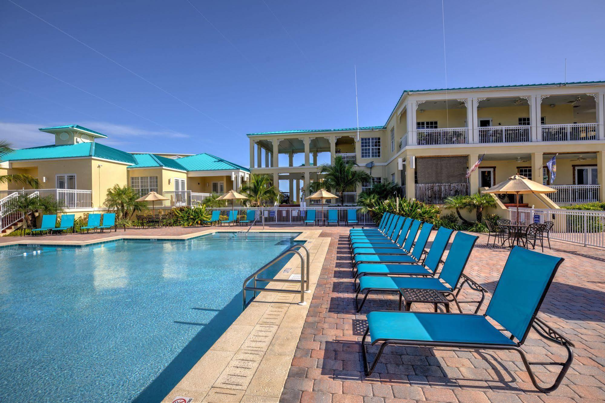 Key West Harbour Oceanfront Suites Exterior photo